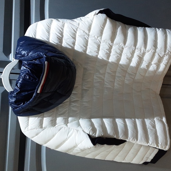 Tommy Hilfiger Puffer Jacket EUC - Picture 5 of 16